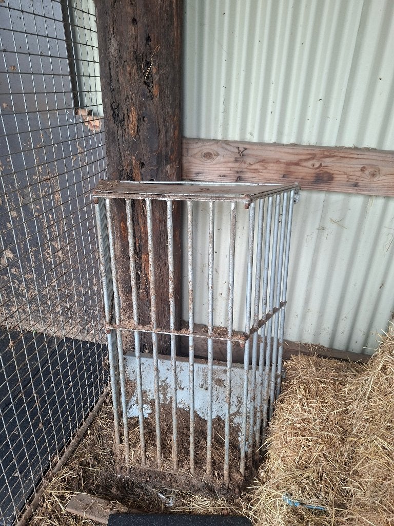 Slowfeeder, Mise à l'étable, 4 chevaux ou poneys ou plus