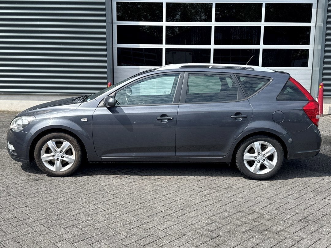 Kia Cee'd 1.4 CVVT X-ecutive, Voorwielaandrijving, Euro 5, Stof, Gebruikt