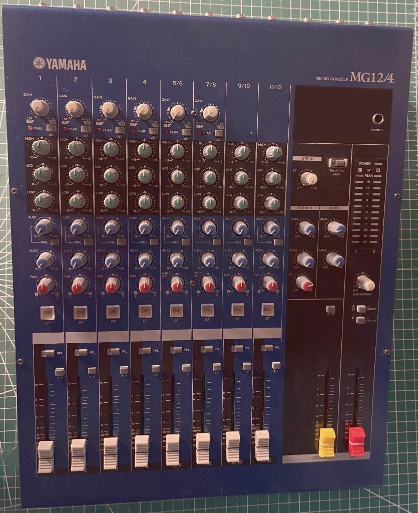 YAMAHA MG12/4 TABLE DE MIXAGE, Musique & Instruments, Tables de mixage, Utilisé, 10 à 20 canaux, Entrée micro, Enlèvement