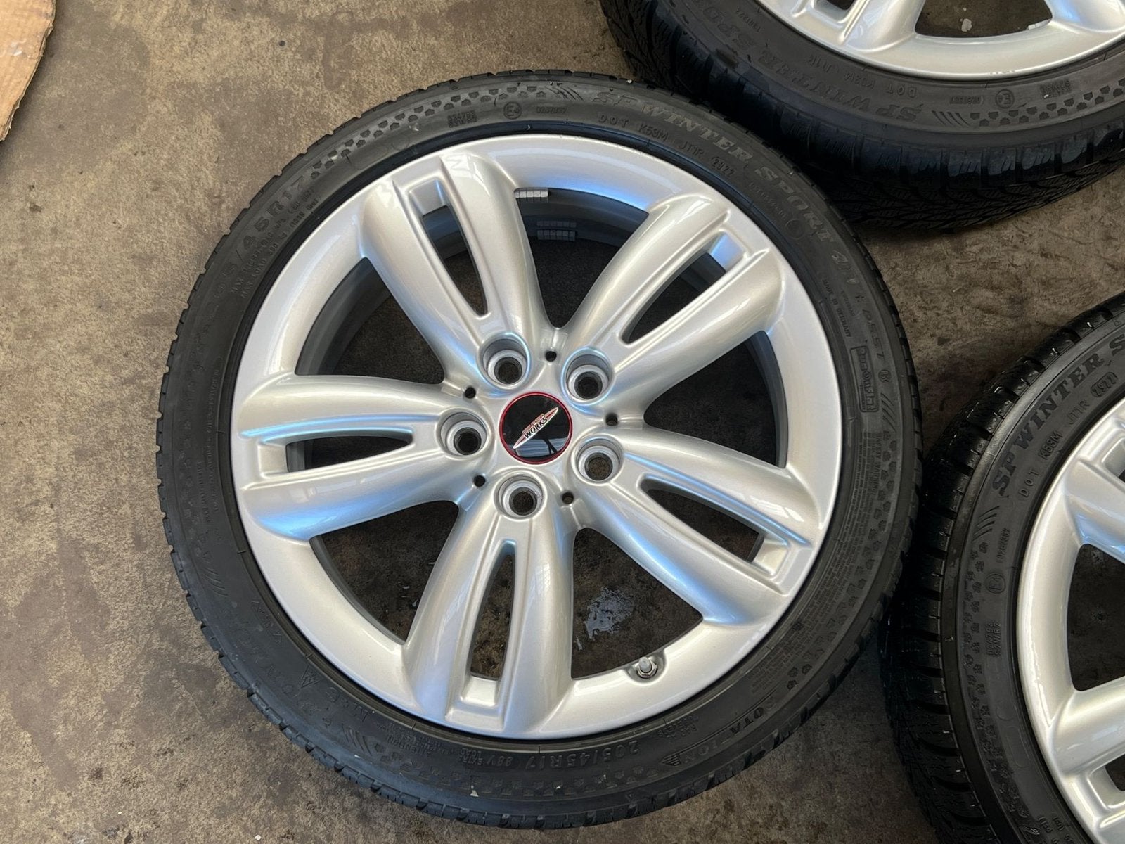 D'HIVER MINI COOPER F55 F56 F57 STYLING 501 JCW 205/45/R17, Autos : Pièces & Accessoires, Pneus et Jantes, Pneus hiver, Véhicule de tourisme