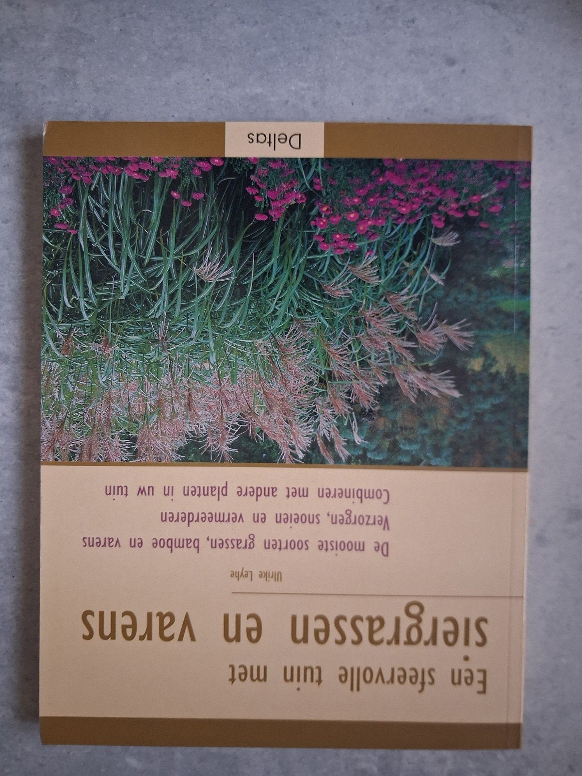 boek: siergrassen en varens, Enlèvement