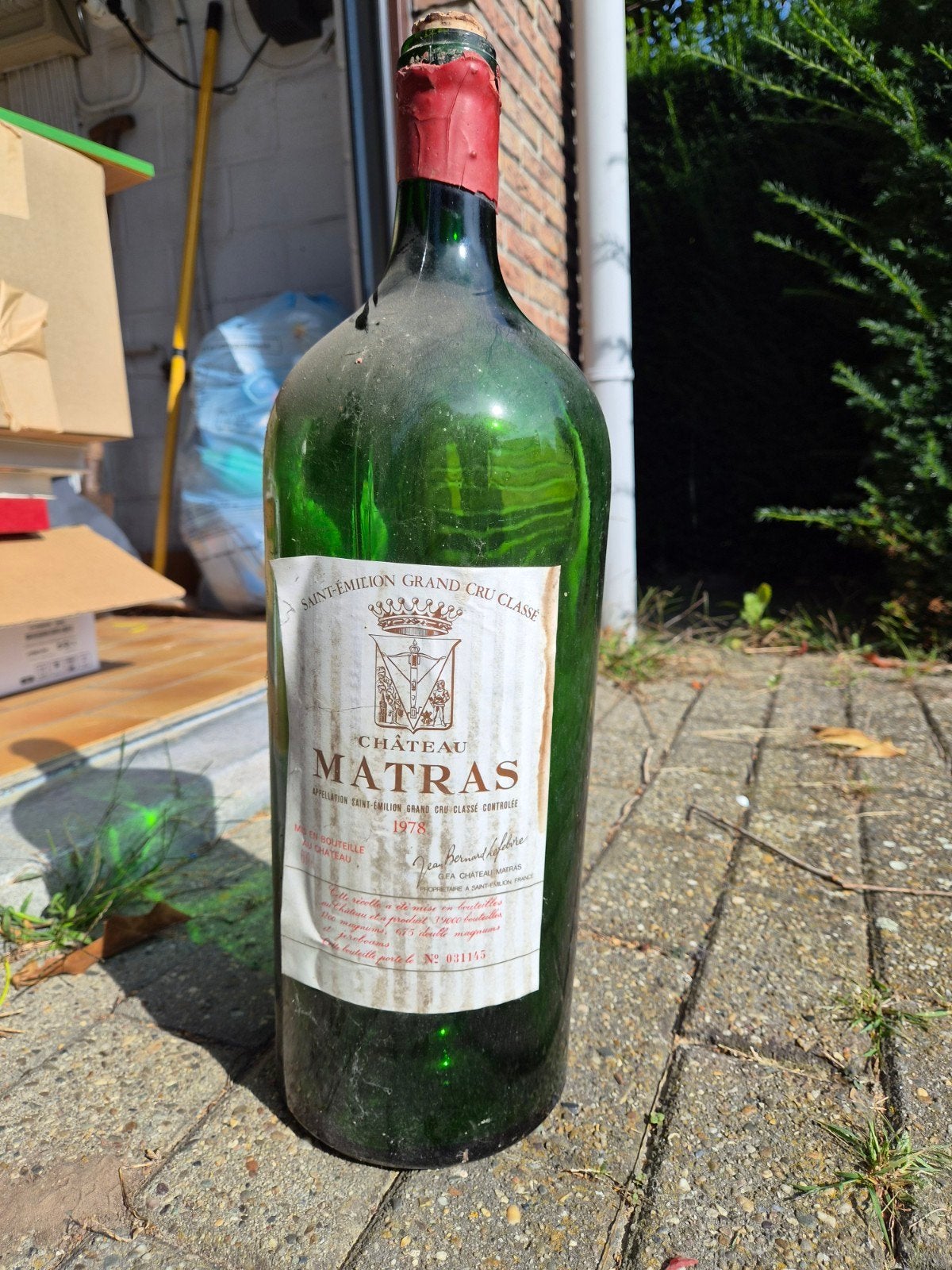 grappige fles Chateau Matras rode wijn, Verzamelen, Ophalen, Rode wijn