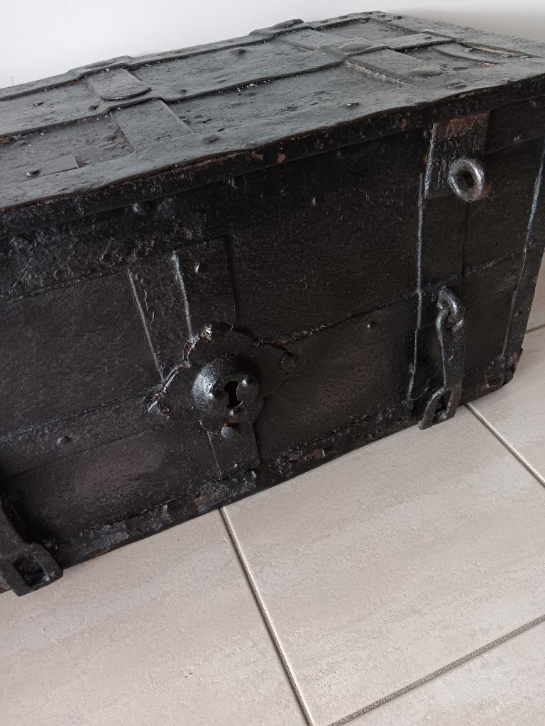 Neurenberg kist strongbox, Antiek en Kunst, Antiek | Woonaccessoires, Ophalen