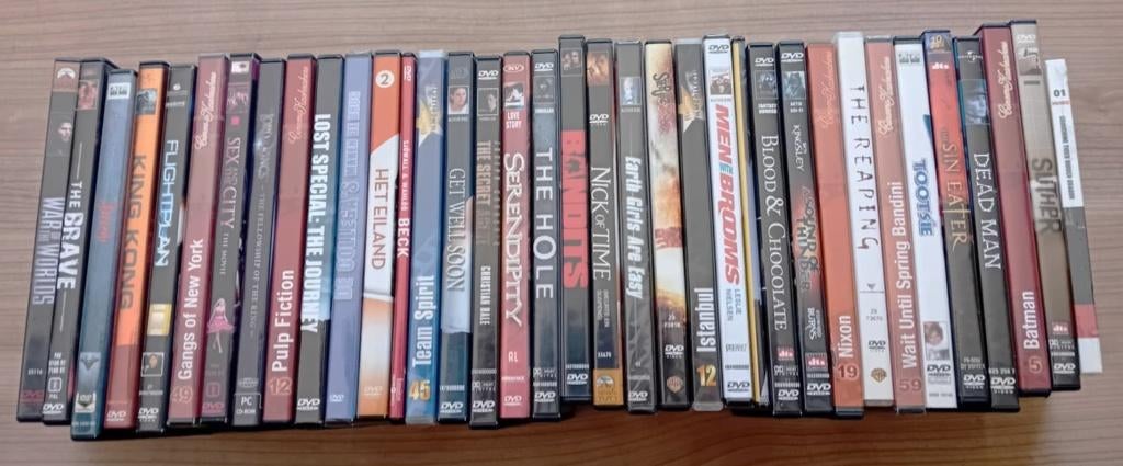 36 dvd’s / allerlei genres (lijst op aanvraag), Ophalen, Zo goed als nieuw