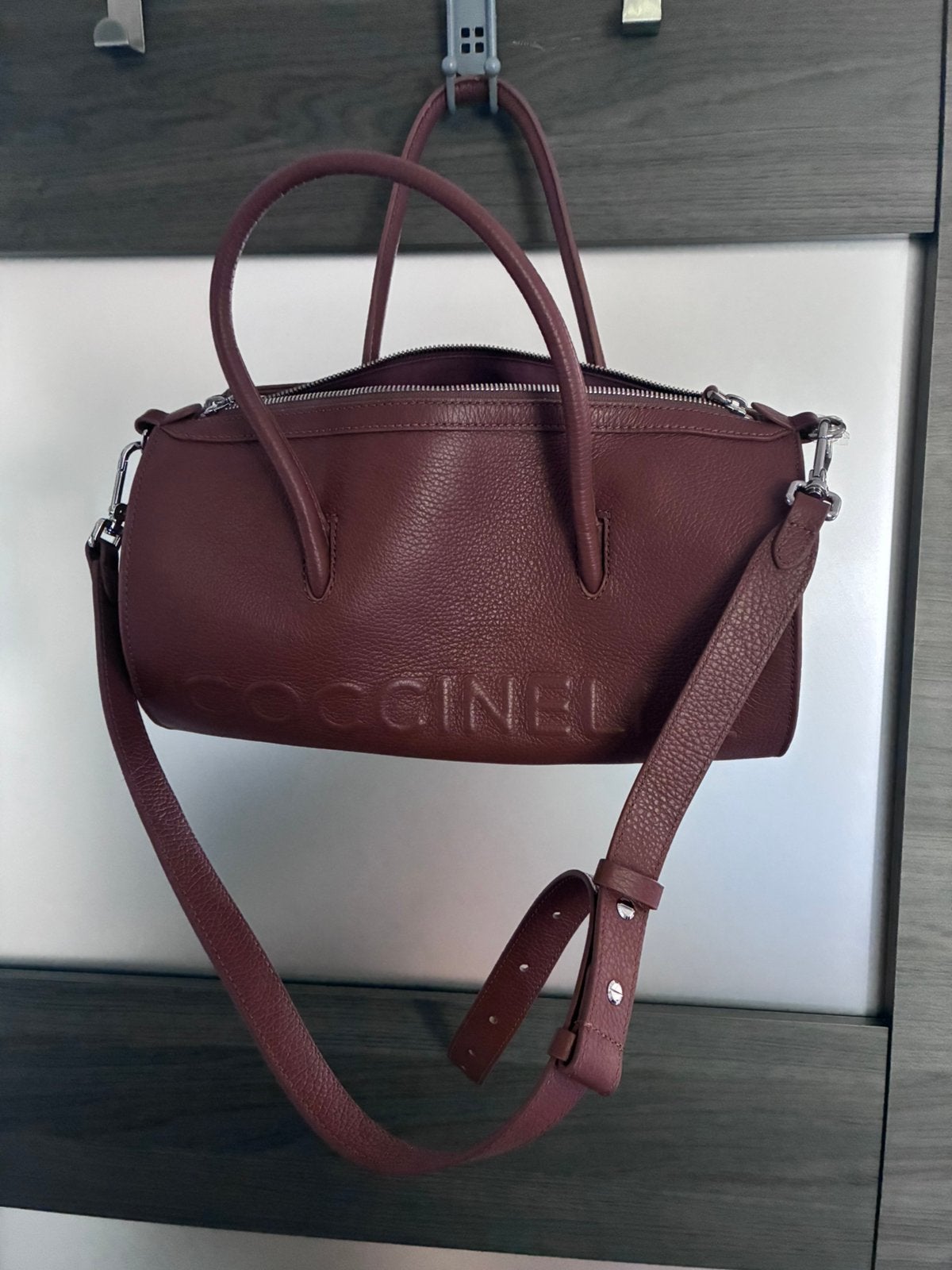 Coccinelle MYRTHA MAXI LOG, Handtassen en Accessoires, Ophalen of Verzenden, Zo goed als nieuw, Bruin, Schoudertasje