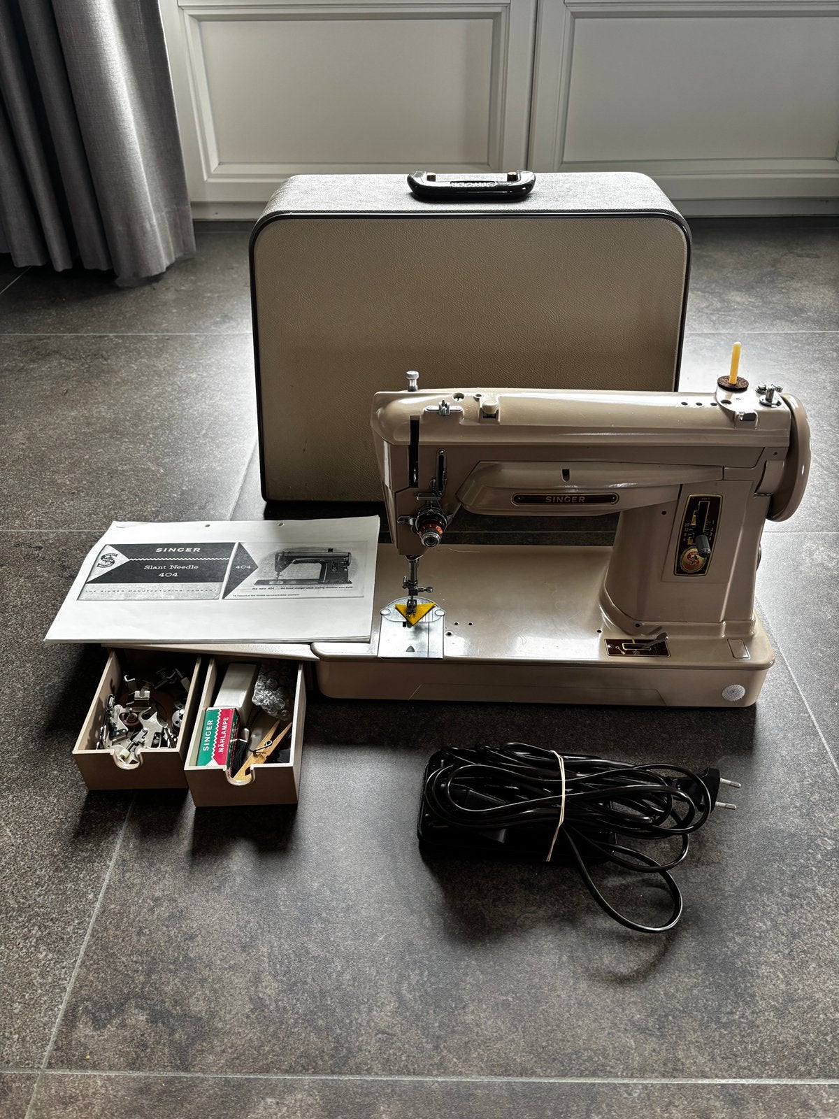 Singer slant needle 404, Enlèvement, Machine à coudre, Singer