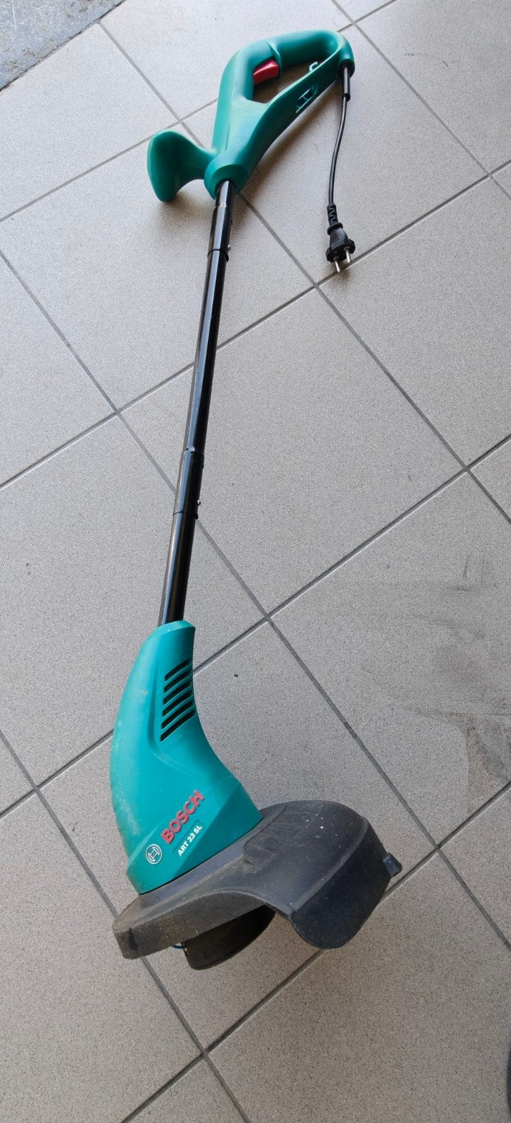 Elektrische kantenmaaier/grastrimmer Bosch, Ophalen, Gebruikt