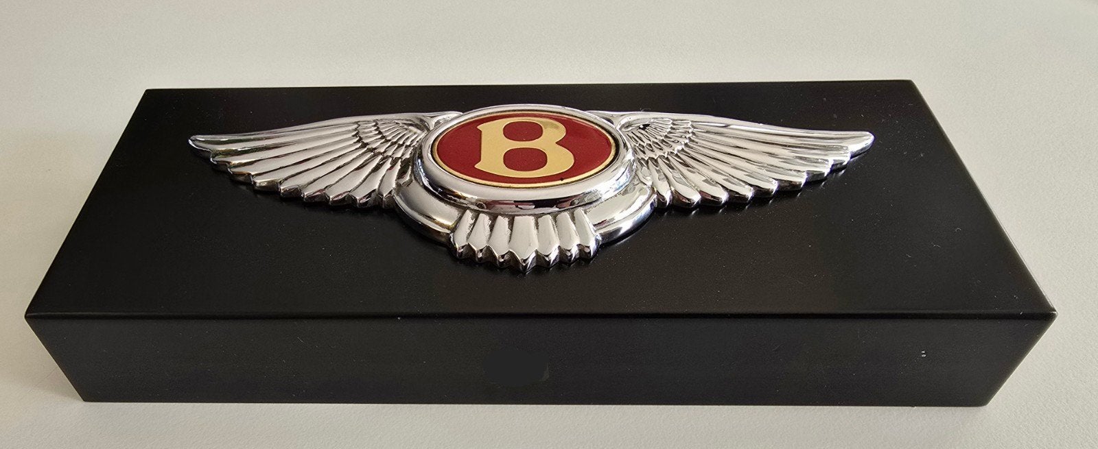 Bentley logo op houten sokkel, Caravanes & Camping, Enlèvement ou Envoi, Neuf
