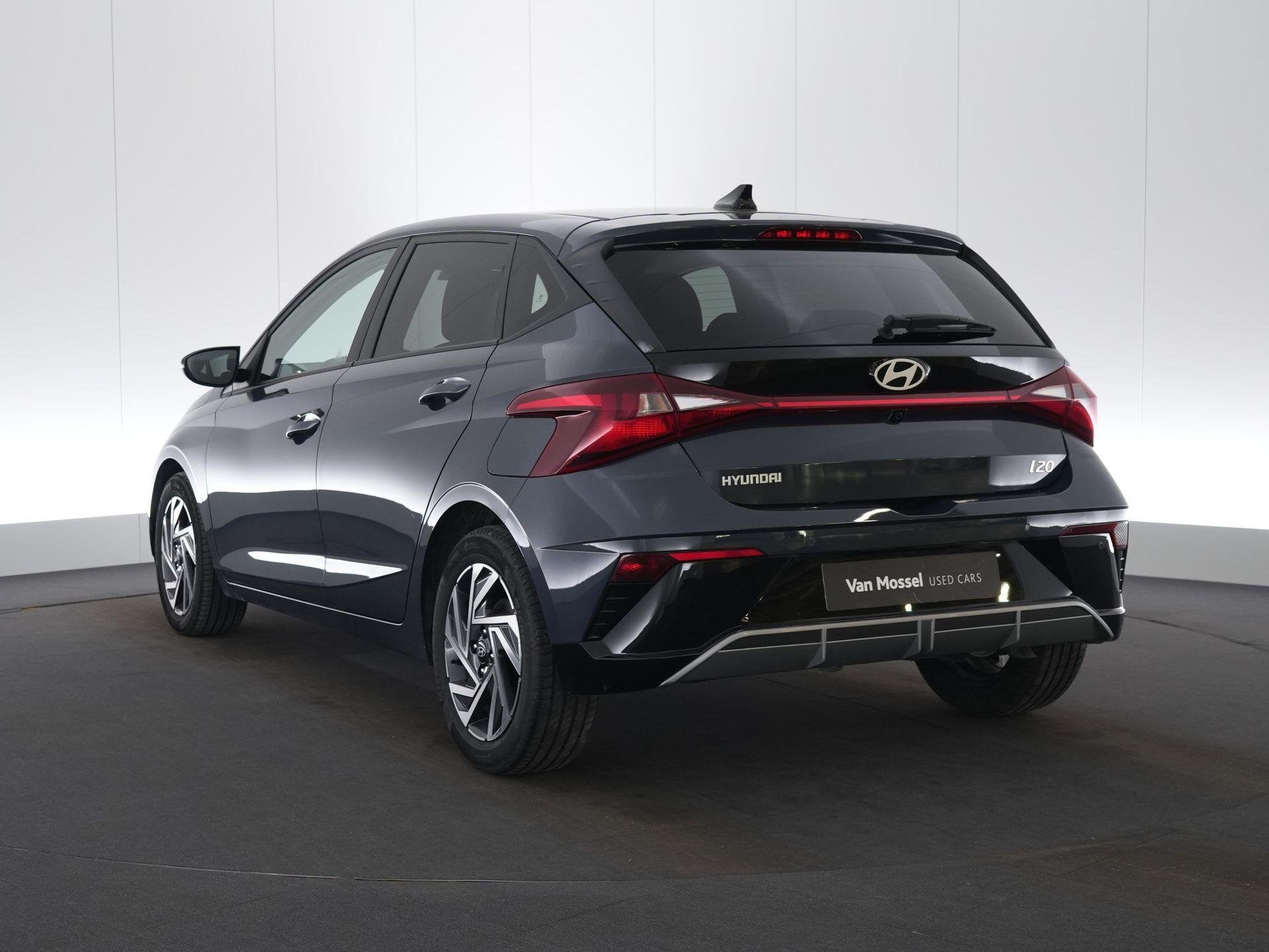 Hyundai i20 1.0 T-GDi 48V 7-DCT 74kW Techno (automatique), Argent ou Gris, 1110 kg, 5 portes, 5 places