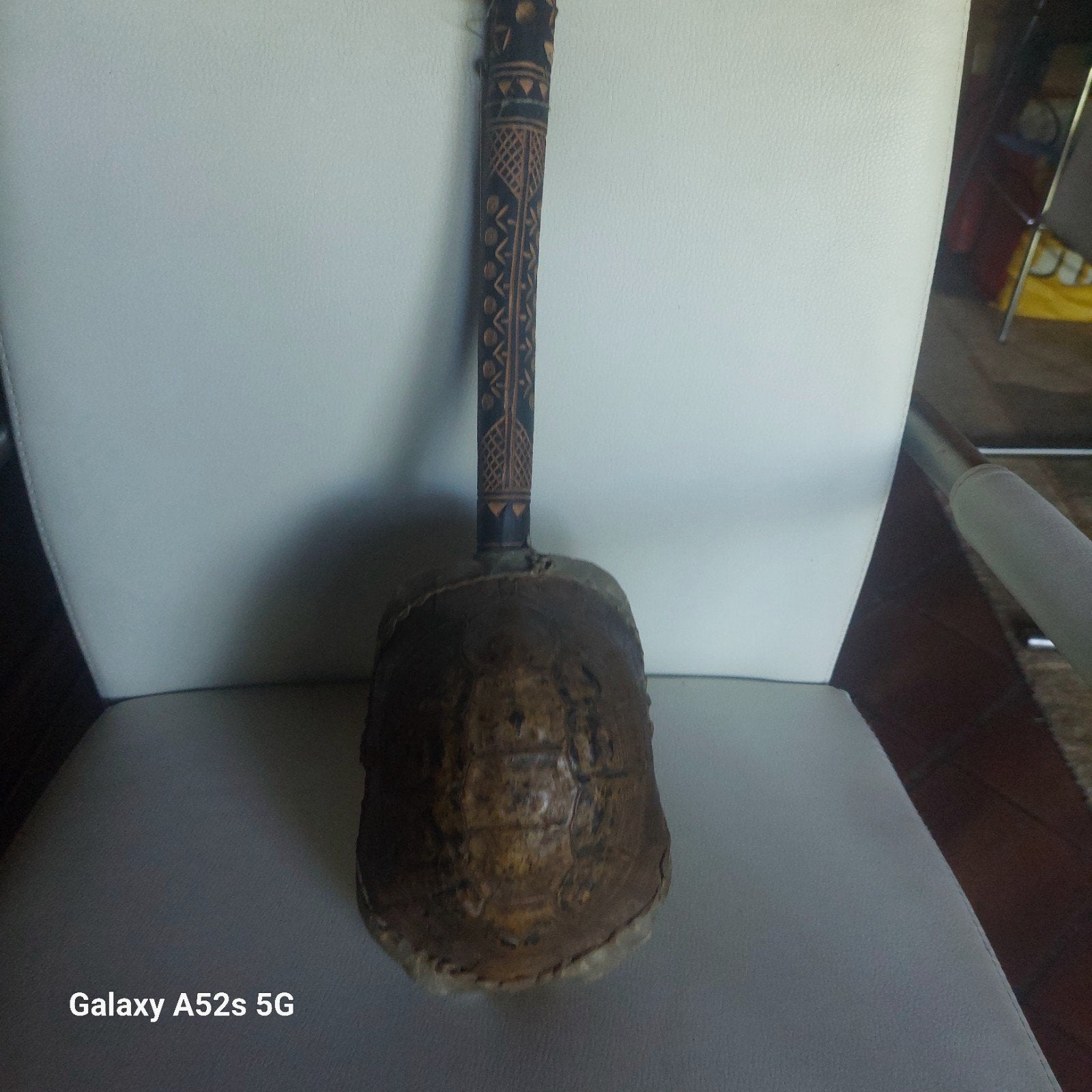 Marokaans schildpadinstrument, Ophalen