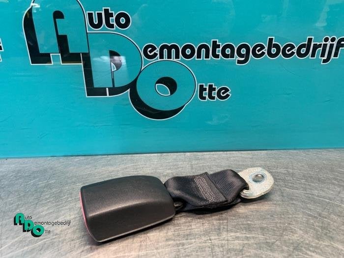Insertion ceinture de sécurité arrière droite d'un Peugeo, -, 3 mois de garantie, Utilisé, -