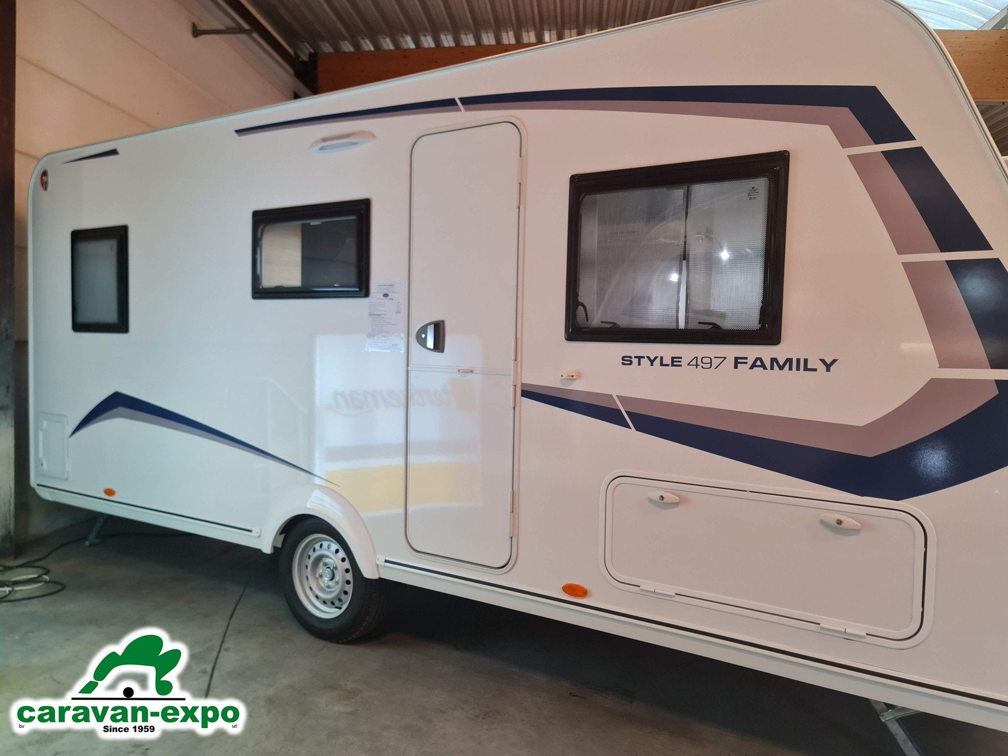 CARAVELAIR ALBA 497 STYLE, Bedrijf, Meer dan 6, 5 tot 6 meter, Caravelair