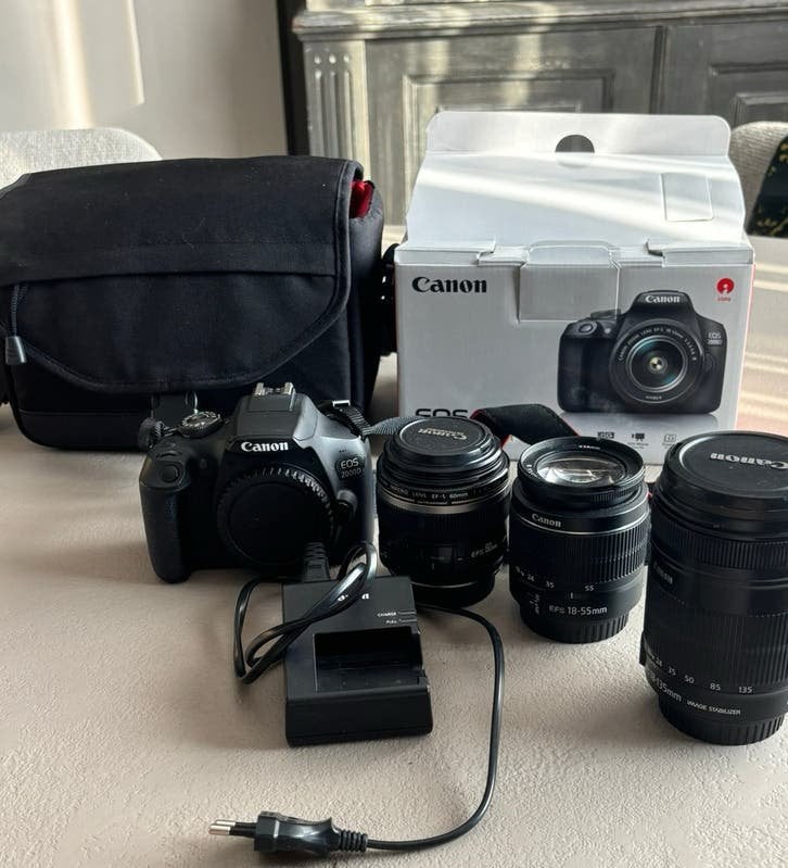 Canon EOS 2000D-camera, 3 lenzen + kit, Audio, Tv en Foto, Fotocamera's Digitaal, Gebruikt, Spiegelreflex, Canon, Geen optische zoom