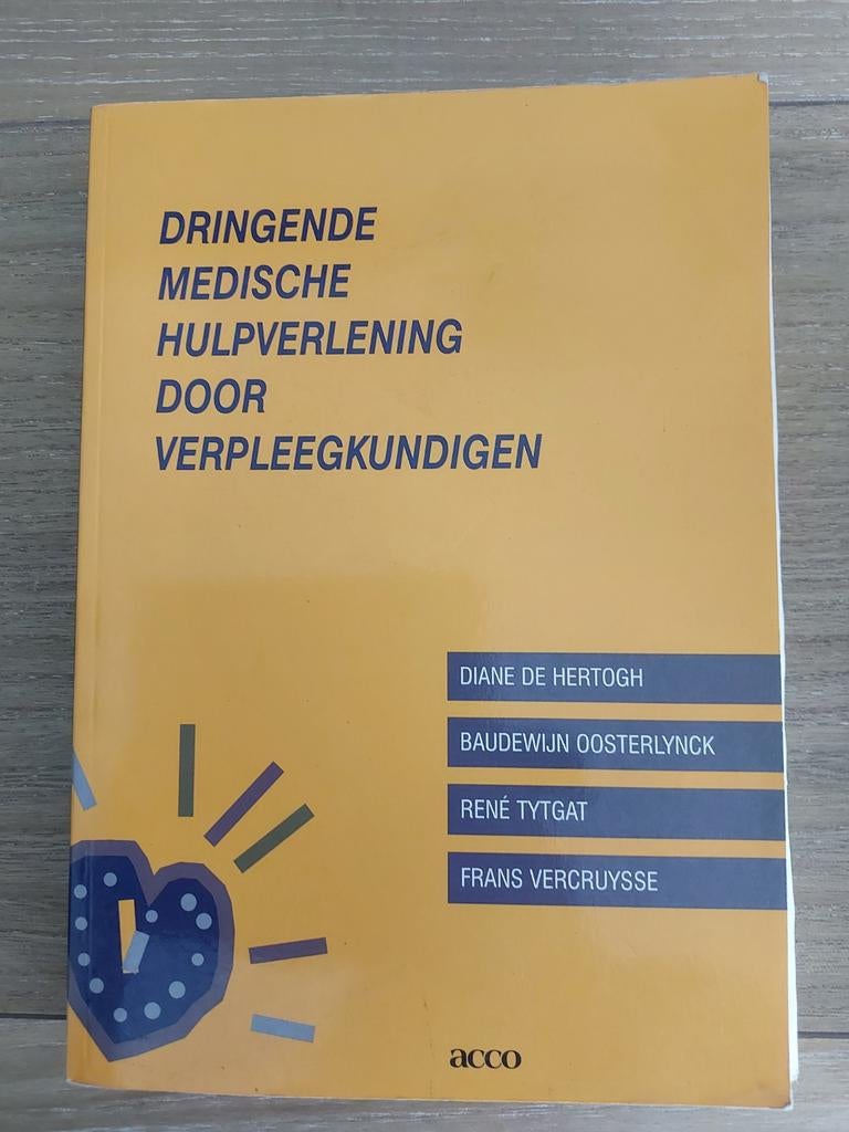 Boek medische hulpverlening, Boeken, Informatica en Computer, Ophalen