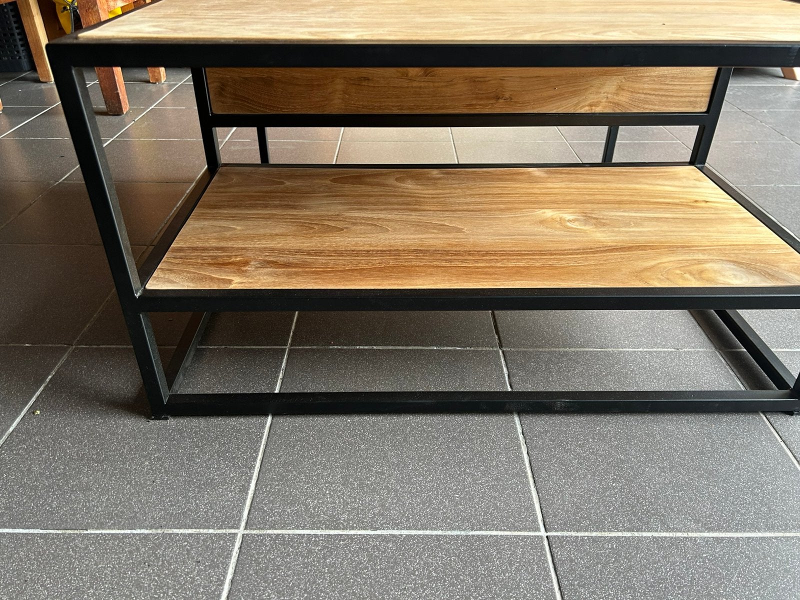Nieuwe salontafel, Ophalen, Zo goed als nieuw