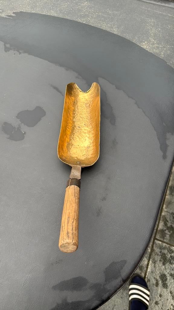 Oude koperen kolenschop, Ophalen, Gebruikt