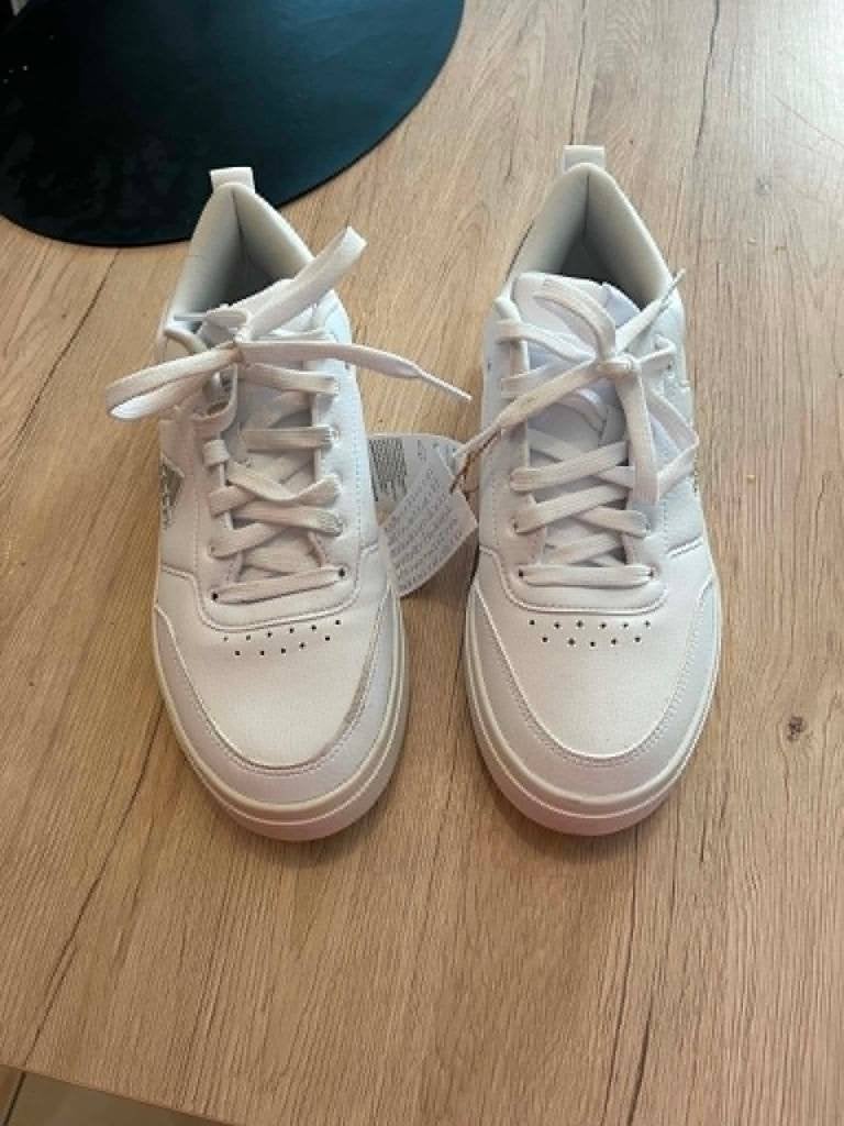 sneakers wit adidas nooit gedragen 42, Kleding | Dames, Schoenen, Adidas, Wit, Nieuw, Ophalen of Verzenden