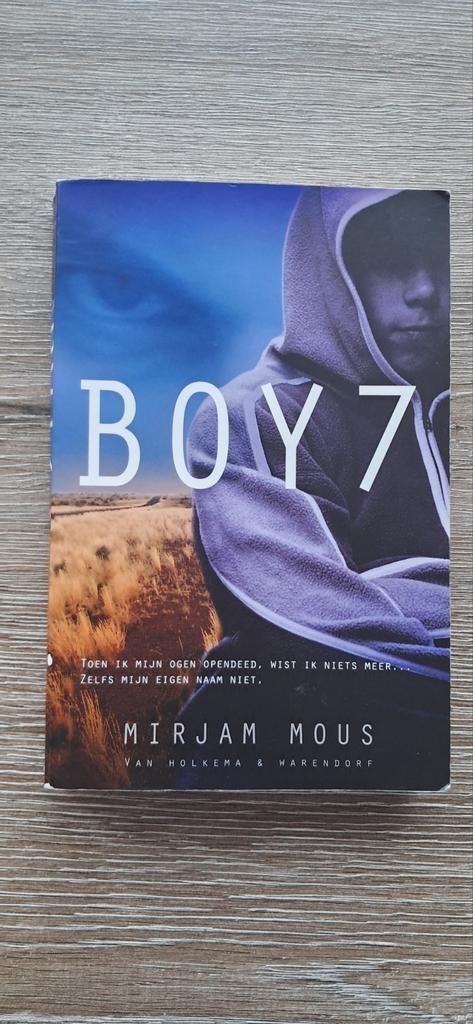 Boek Boy 7 nederlandstalig, Boeken, Ophalen of Verzenden