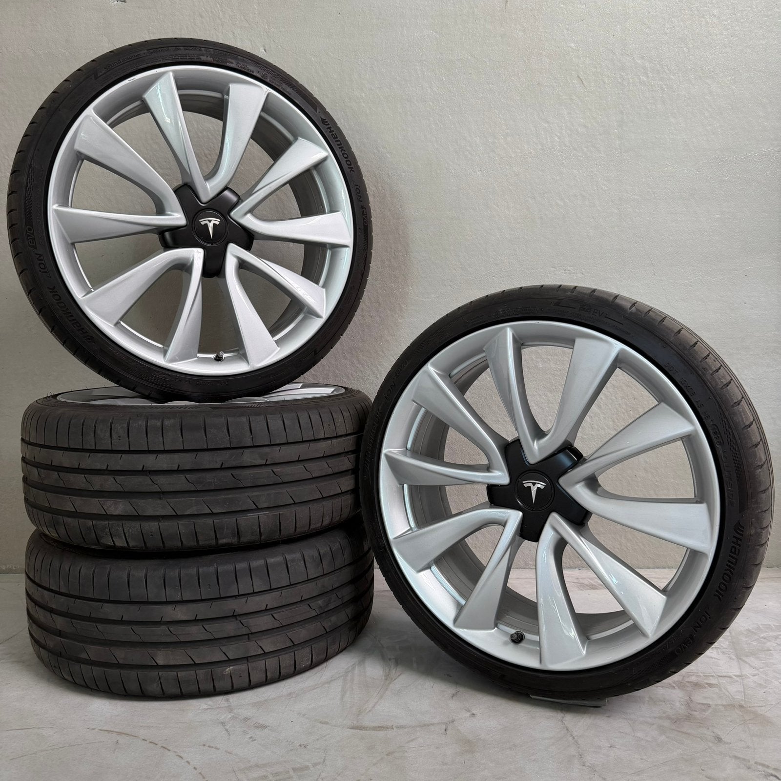 20 inch Tesla Model 3 Performance Velgen met nieuwe banden, Auto-onderdelen, Banden en Velgen, Banden en Velgen, Zomerbanden, 20 inch