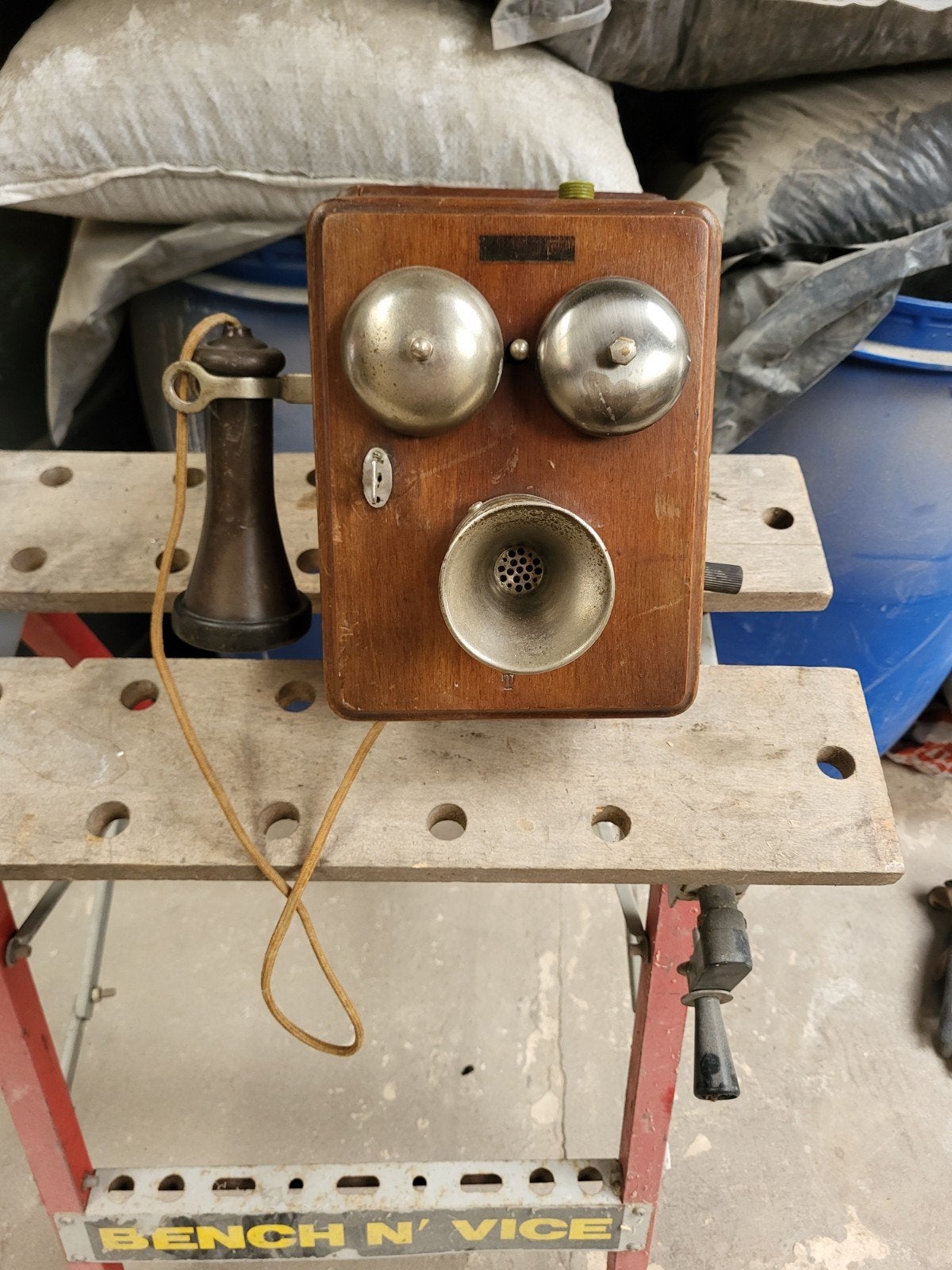 téléphone ancien, Enlèvement