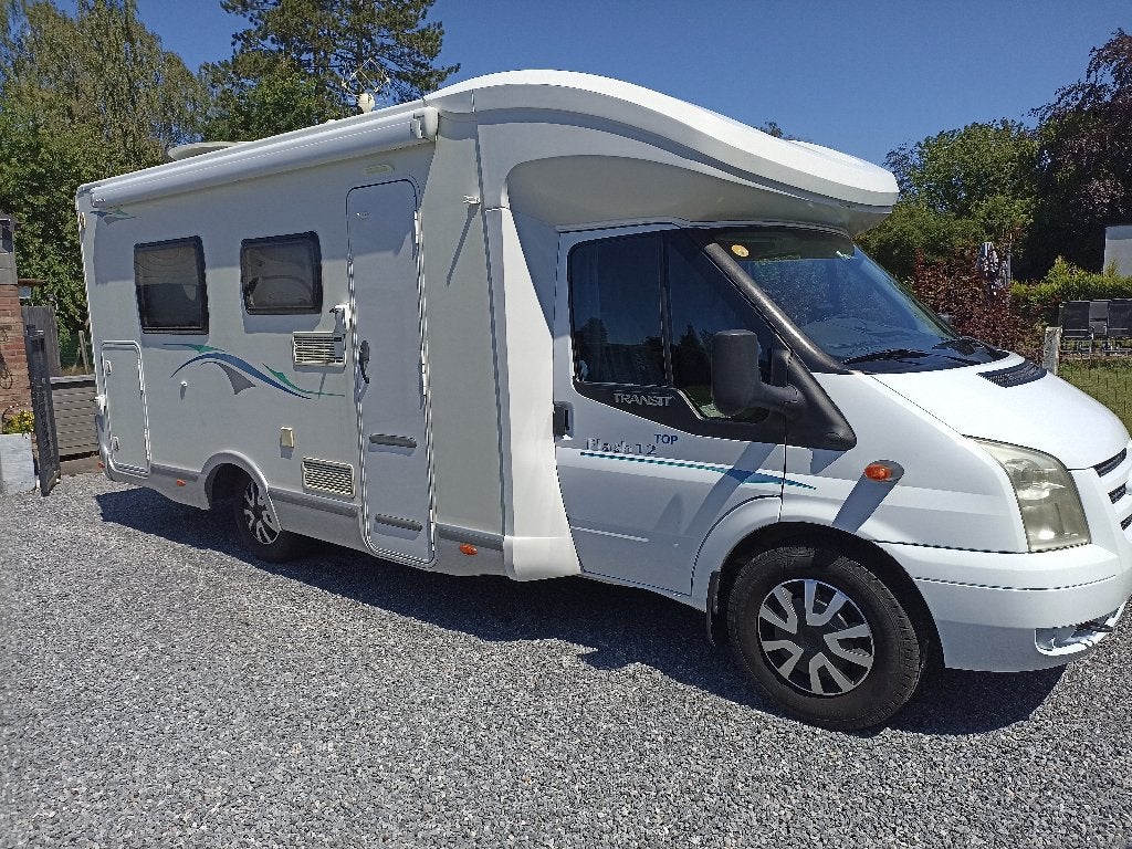 Mobilhome Ford Transit chausson, Siège de train, Toilette à cassette, Boîte manuelle, Ford