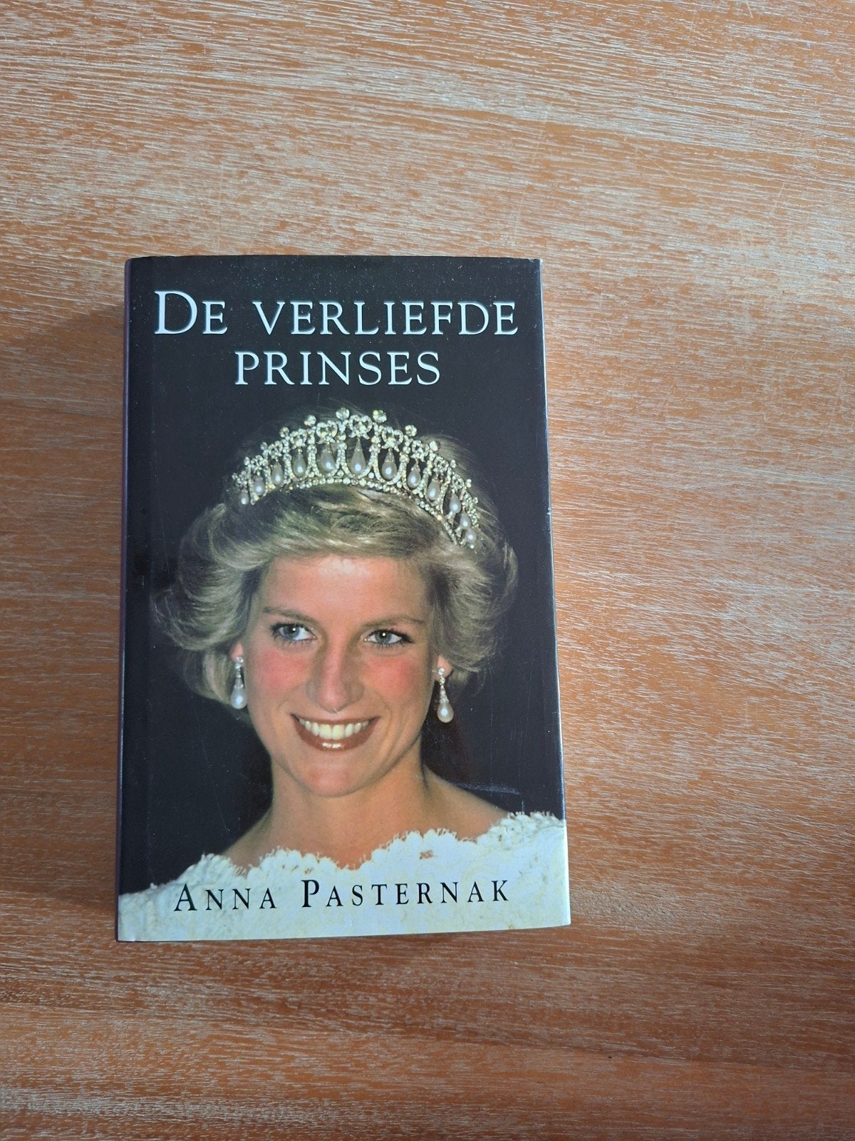Boek De verliefde Prinses, Ophalen of Verzenden, Gelezen
