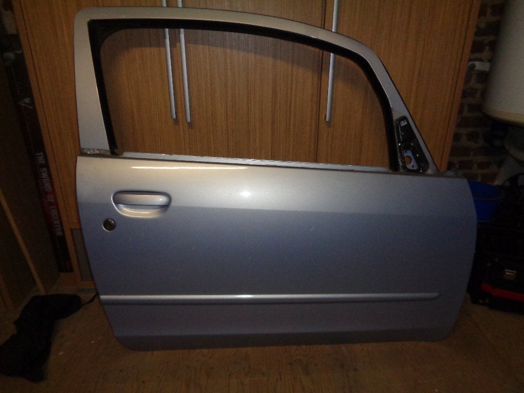Porte droite Mitsubishi colt 3-Door, Enlèvement ou Envoi, Droite, Mitsubishi, Porte