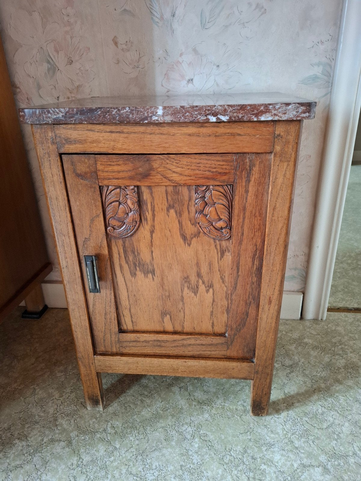 Klassiek Antiek/Vintage Eiken Nachtkastje met Marmeren Blad, Huis en Inrichting, Slaapkamer | Nachtkastjes, Ophalen