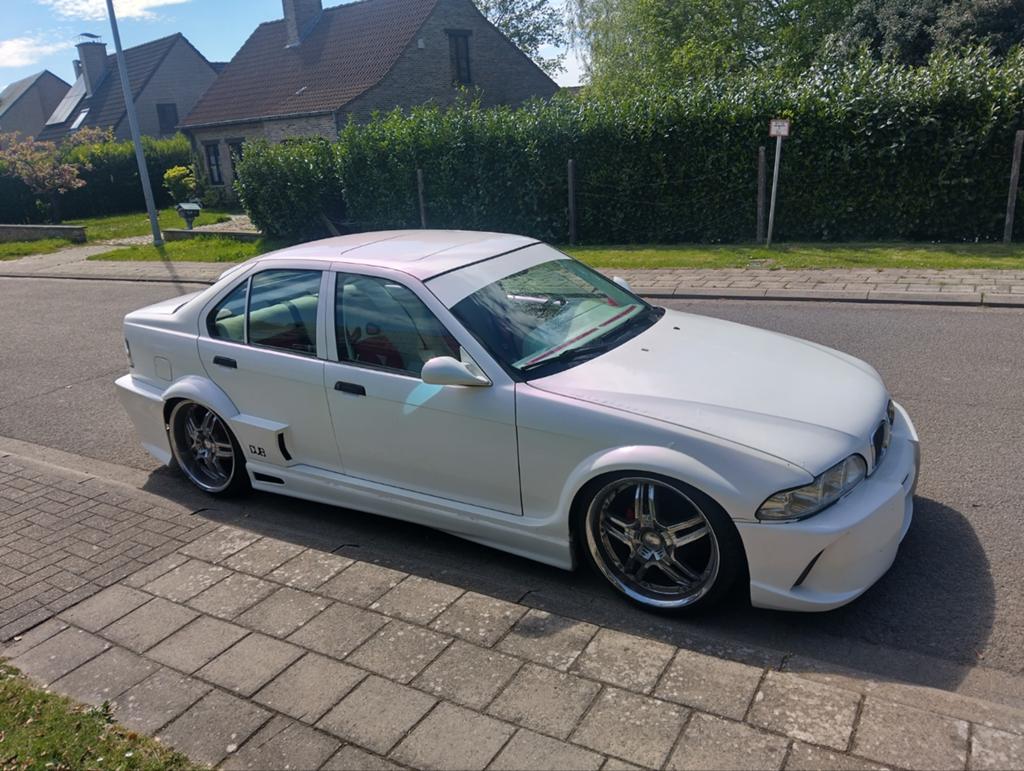 BMW e36 avec ct, Autos, 4 portes, Boîte manuelle, Berline, Particulier