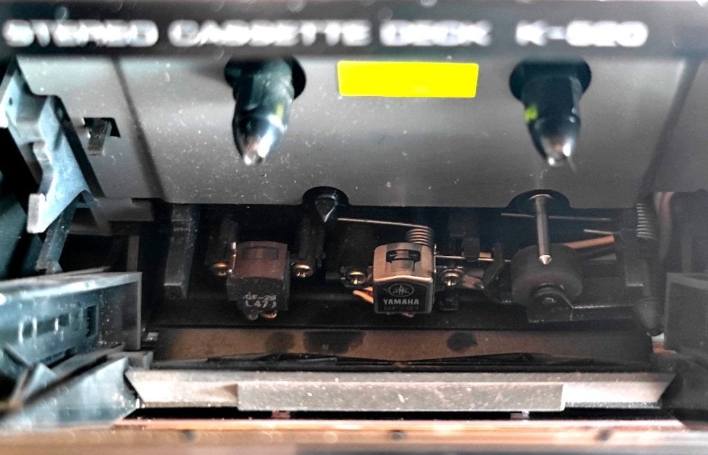 Deux decks cassettes Yamaha K-520 courroies à remplacer, Enlèvement