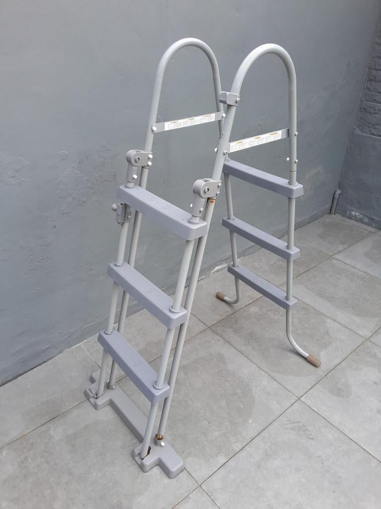 Bestway trapladder zwembad met voetbad, Tuin en Terras, Ophalen