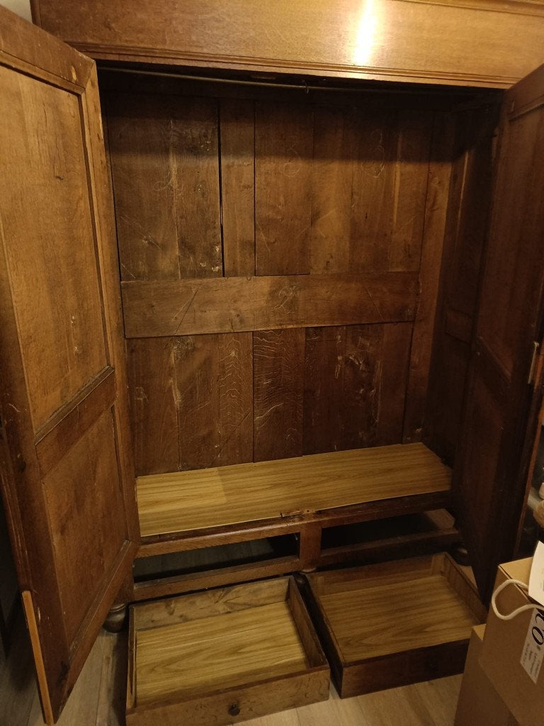 Klassieke (vestiaire) kast, Enlèvement
