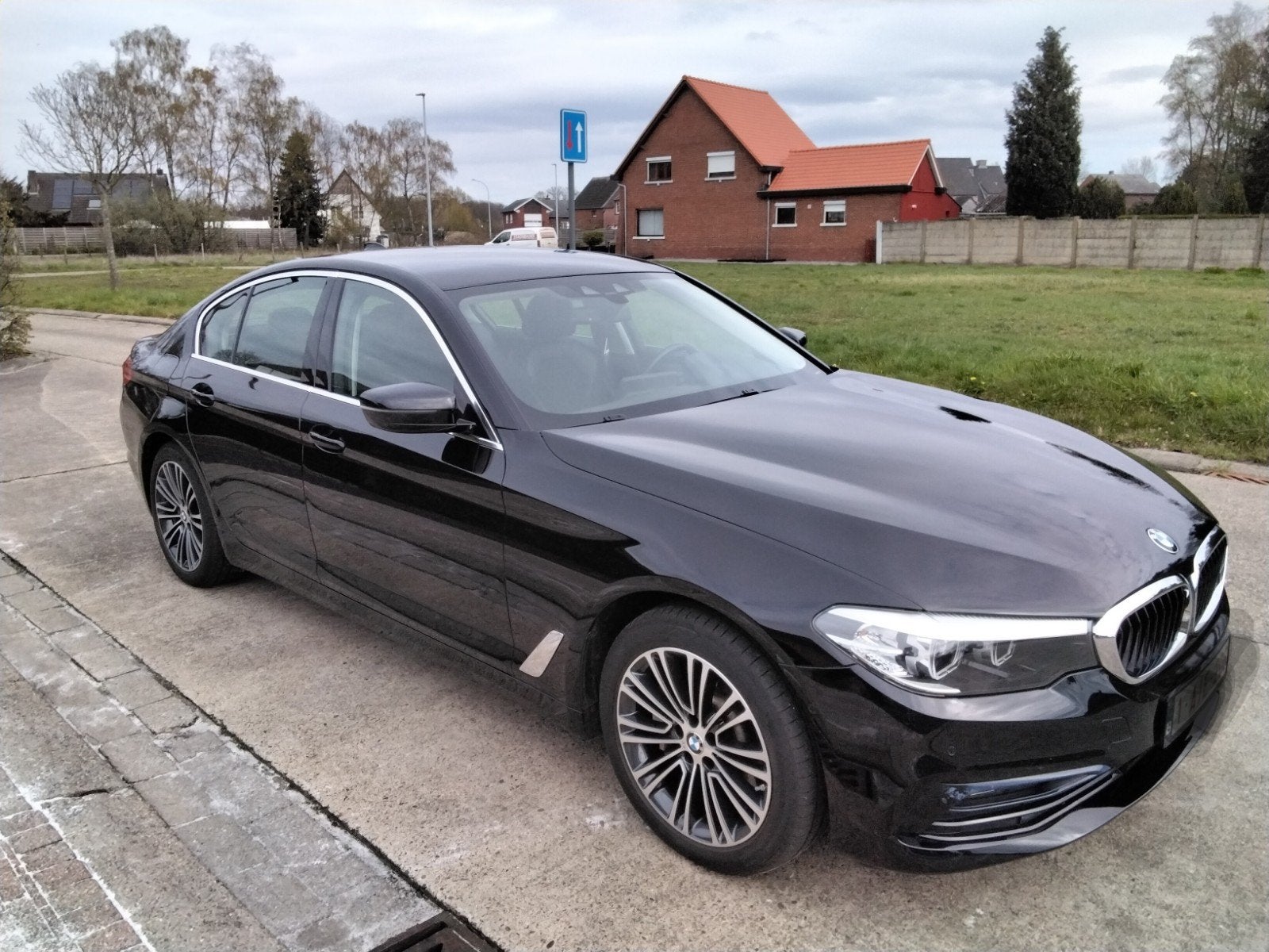 BMW 530eA PHEV Perform Business Edit.OPF (185kw), Auto's, Automaat, Achterwielaandrijving, Leder en Stof, Zwart
