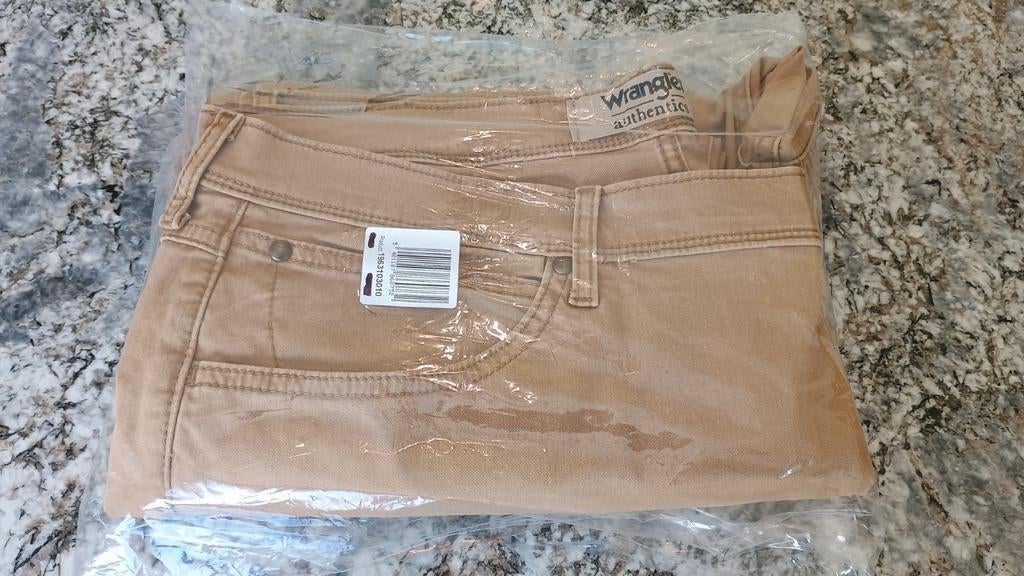 Wrangler Authentics 38W/30L, Enlèvement ou Envoi