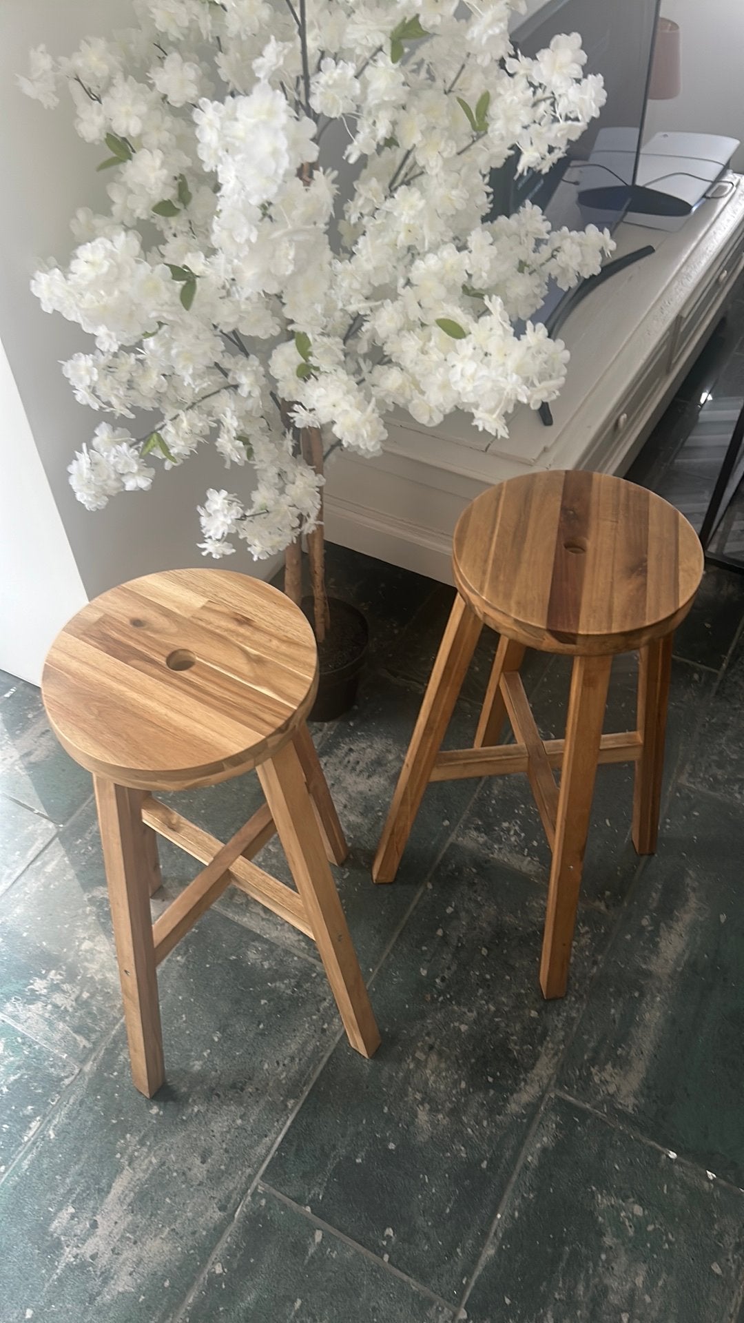 2 tabourets ikea a vendre avec coussins., Maison & Meubles, 2 tabourets, Enlèvement, Comme neuf, Bois