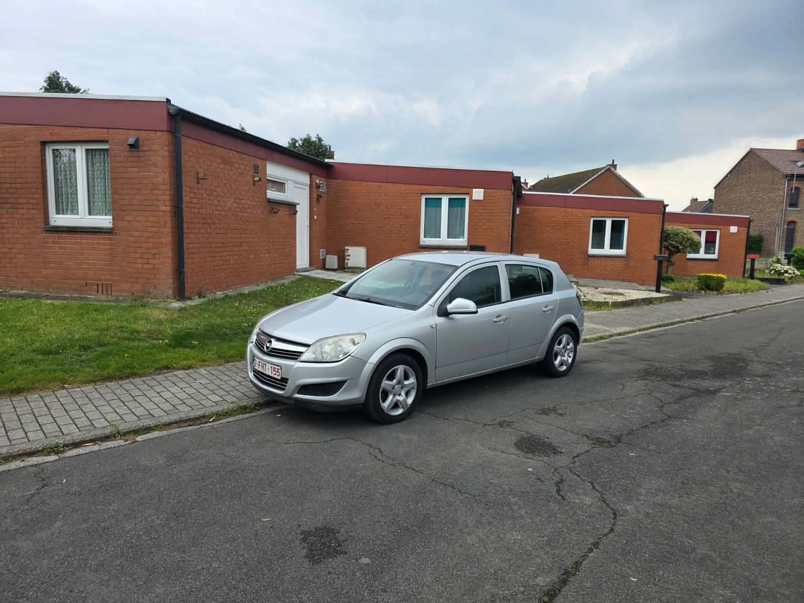 Opel Astra 1.7 cdti 110.000 km réels, Autos, Opel, Particulier, Astra, ABS, Airbags, Air conditionné, Alarme, Bluetooth, Ordinateur de bord