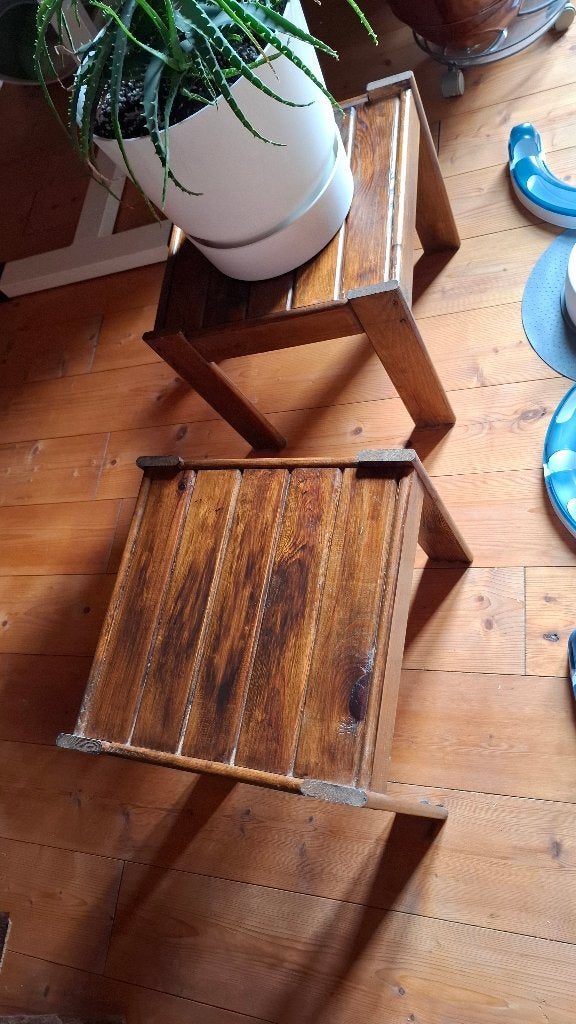 Deux tables d'appoints en bois, Moins de 55 cm, Carré, Enlèvement, Utilisé