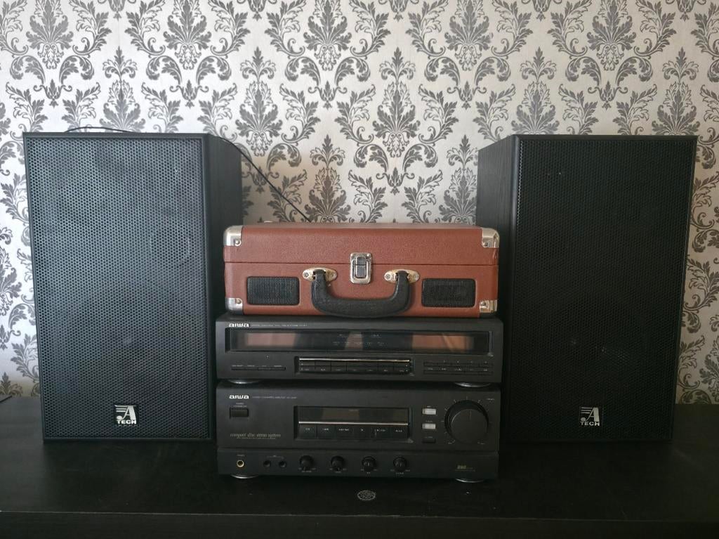 Stereoketen AIWA met 4tall boxen, Ophalen, Refurbished, Overige merken
