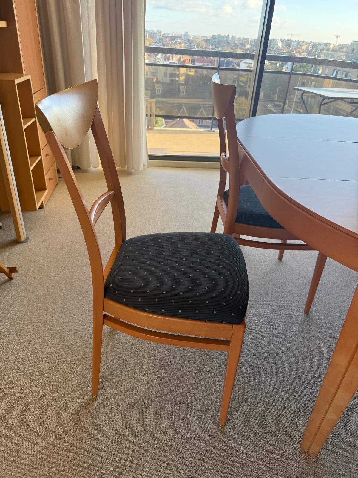 Ronde tafel omvormbaar naar ovaal. 6 stoelen, Ophalen, Gebruikt, Vijf personen of meer, Ovaal