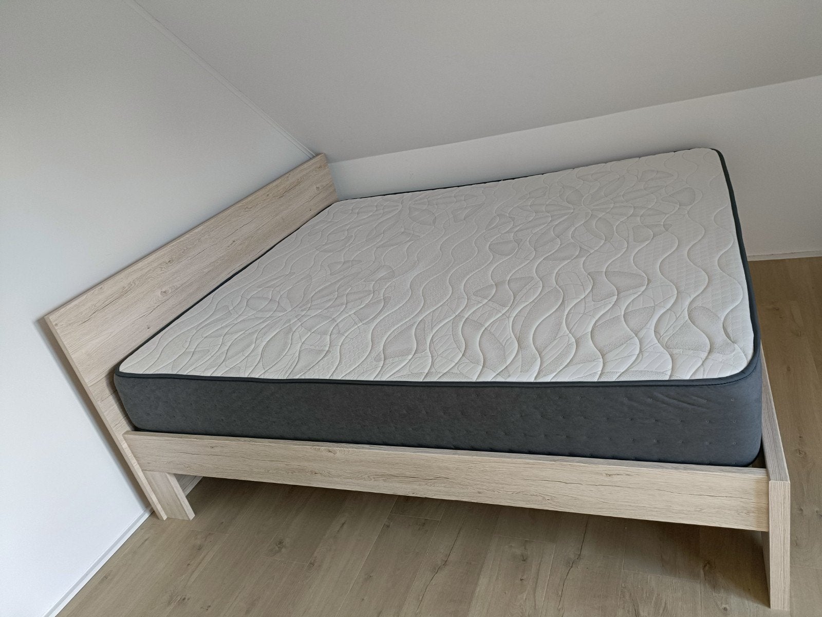 Bed in goede staat, Ophalen, 200 cm