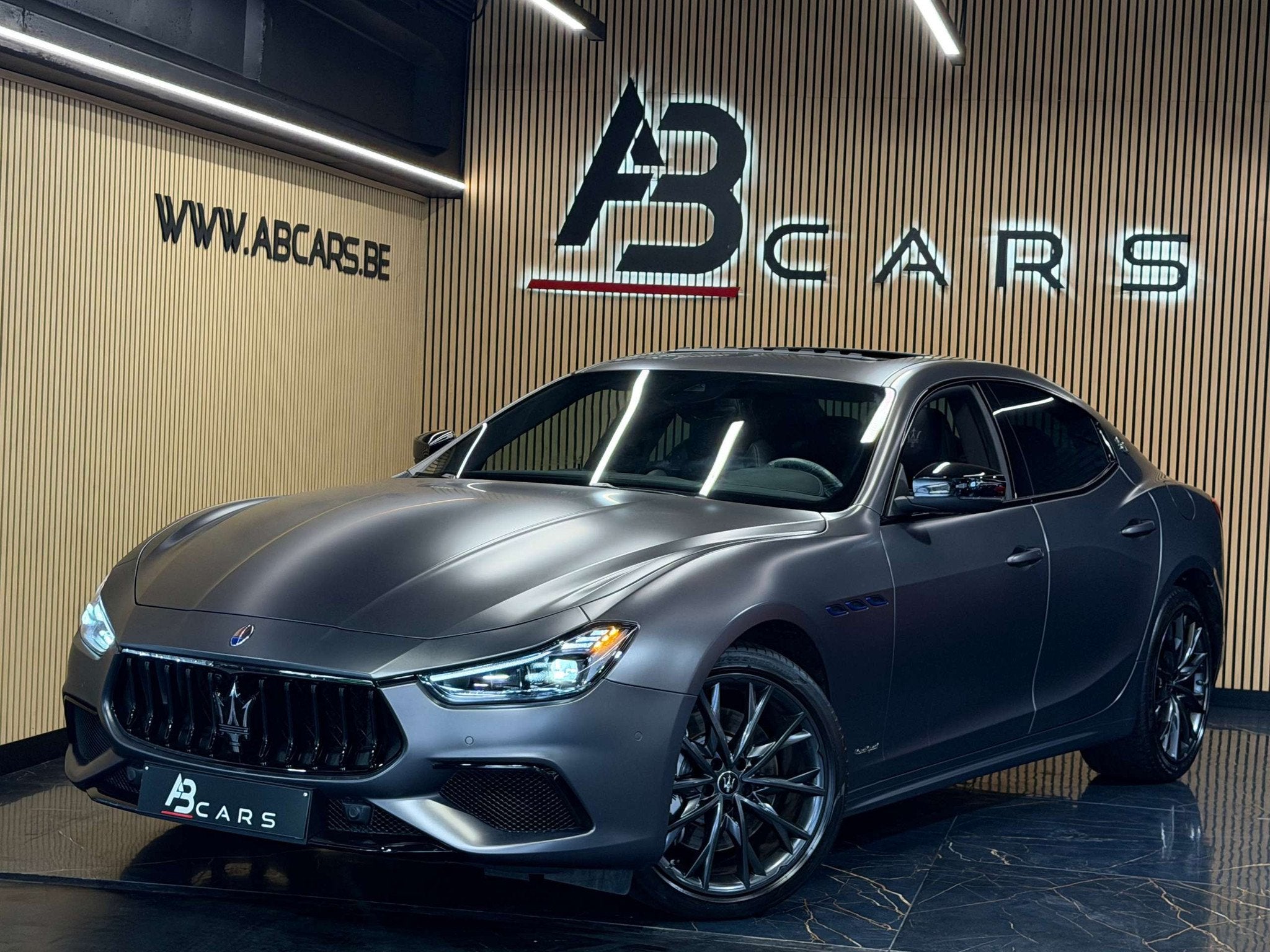 Maserati Ghibli 2.0E SPORT * GARANTIE 12 MOIS * 1 ER PROPRIE, Cuir, Argent ou Gris, Achat, Entreprise