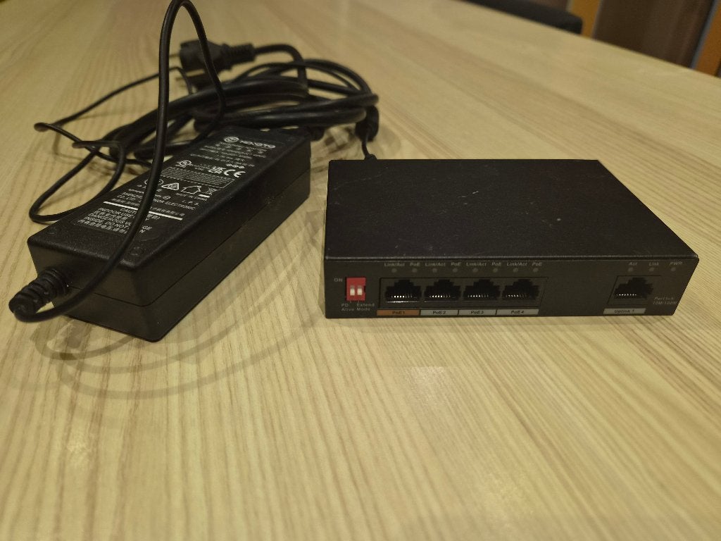 Switch Dahua PFS3005-4ET 60, Enlèvement, Comme neuf