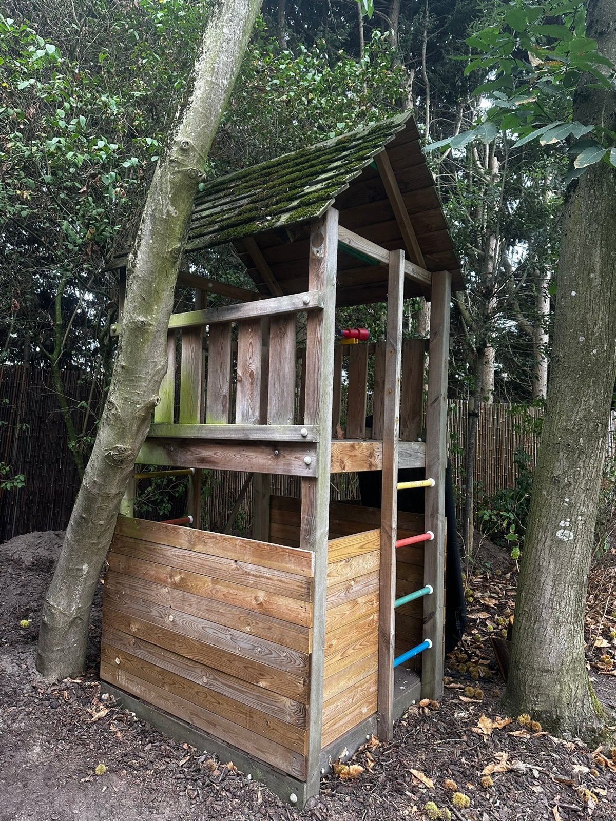 Houten speelhuis (+ glijbaan), Kinderen en Baby's, Ophalen, Gebruikt, Hout