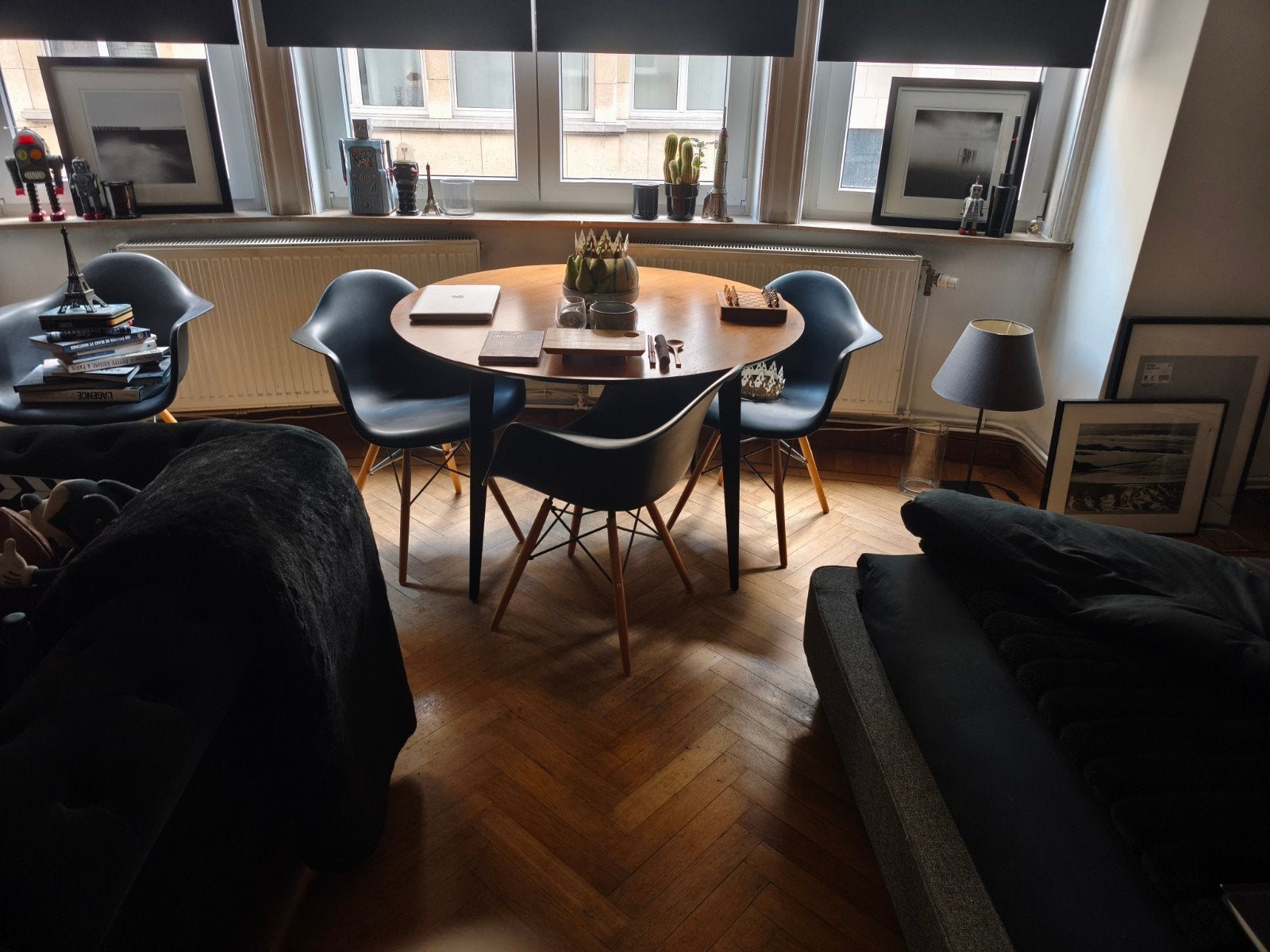 Table en Noyer vintage de 120 cm ENLÈVEMENT AUJOURD'HUI 😍🤩, Maison & Meubles, Quatre personnes, Rond, Comme neuf, Autres essences de bois