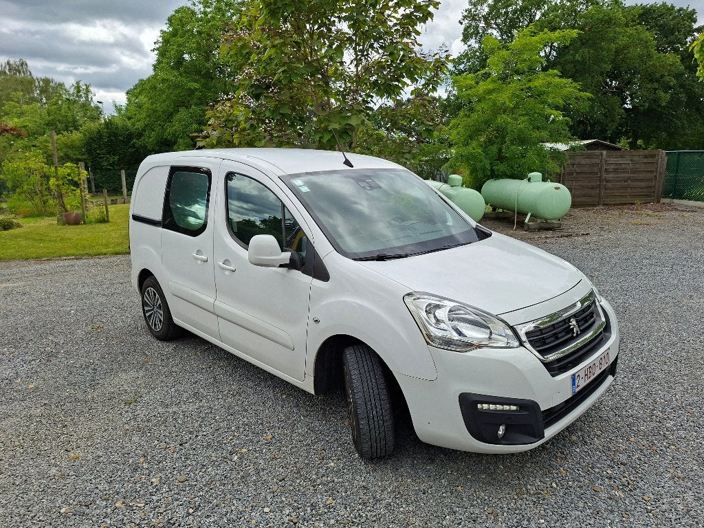Peugeot Partner Lichte vracht, Auto's, Bestelwagens en Lichte vracht, Voorwielaandrijving, Stof, 1600 cc, Wit