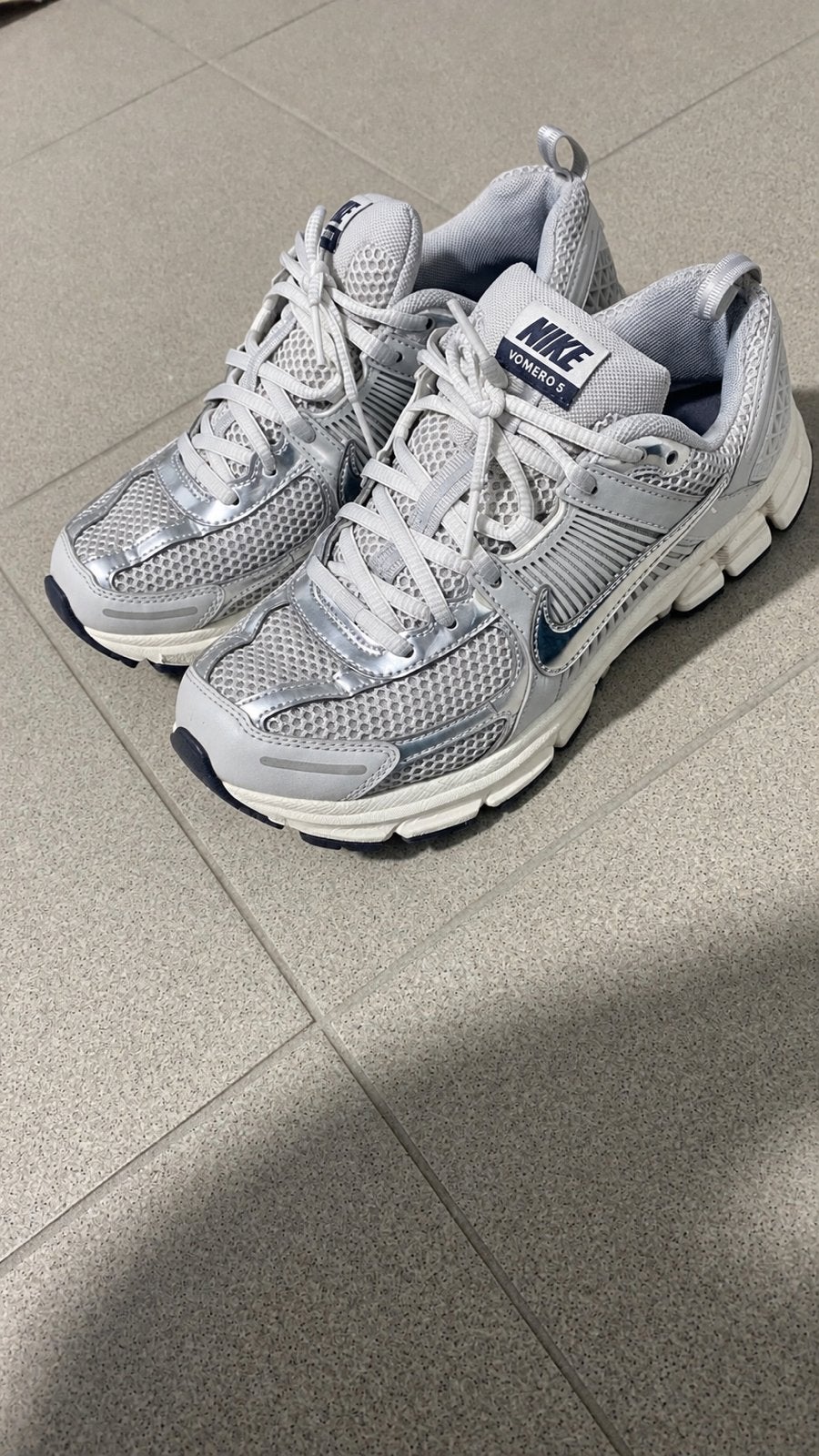 Nike Vomero 5, Ophalen, Wit, Zo goed als nieuw, Sneakers