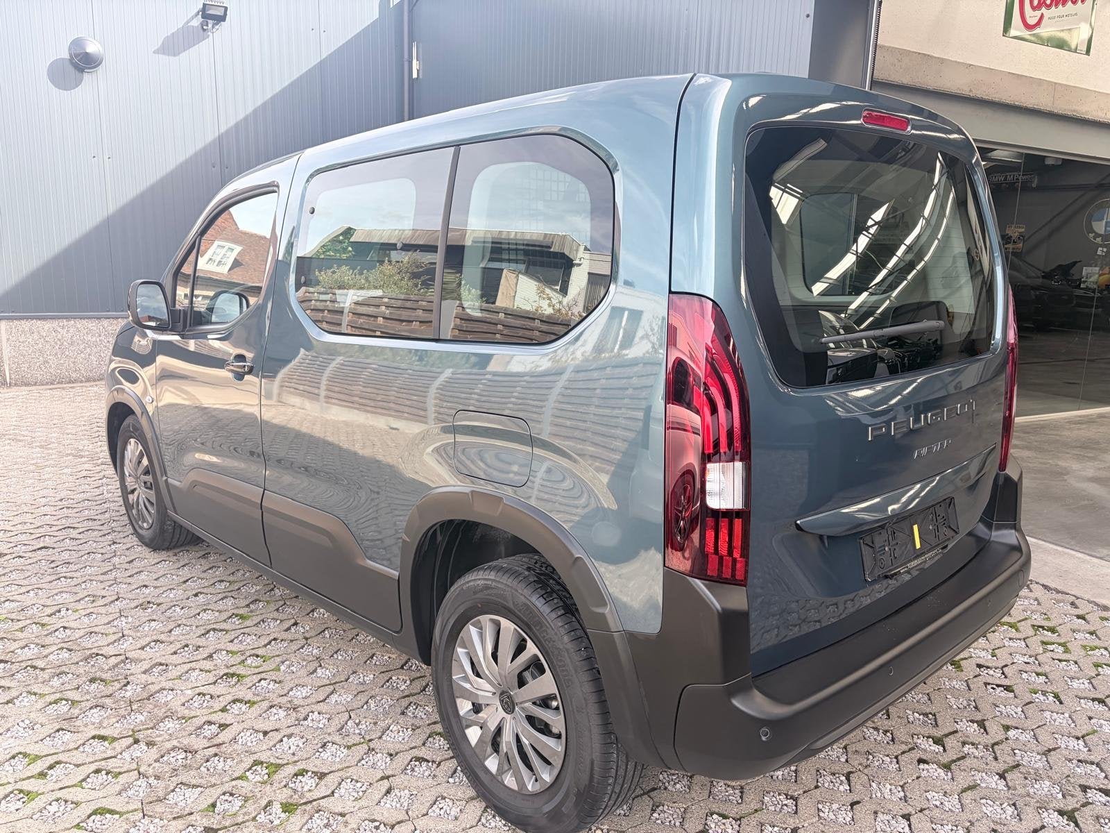 Peugeot Partner Rifter benzine - Lichte vracht 5 pl - 10000, Auto's, 4 deurs, Stof, Gebruikt, Bedrijf