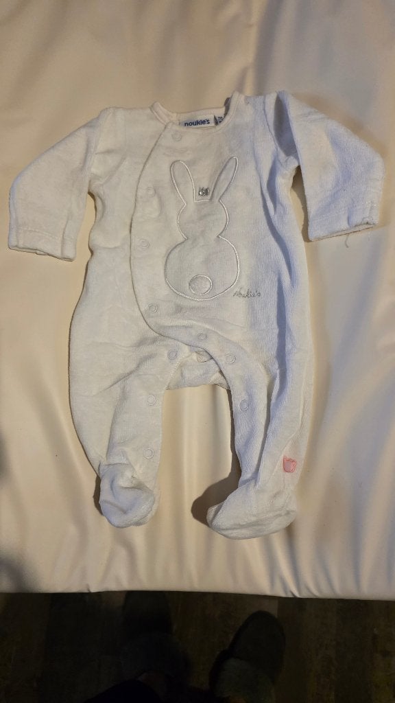 Wit newborn pyama M 50 noukies, Kinderen en Baby's, Ophalen, Gebruikt, Jongetje of Meisje, Nacht- of Onderkleding