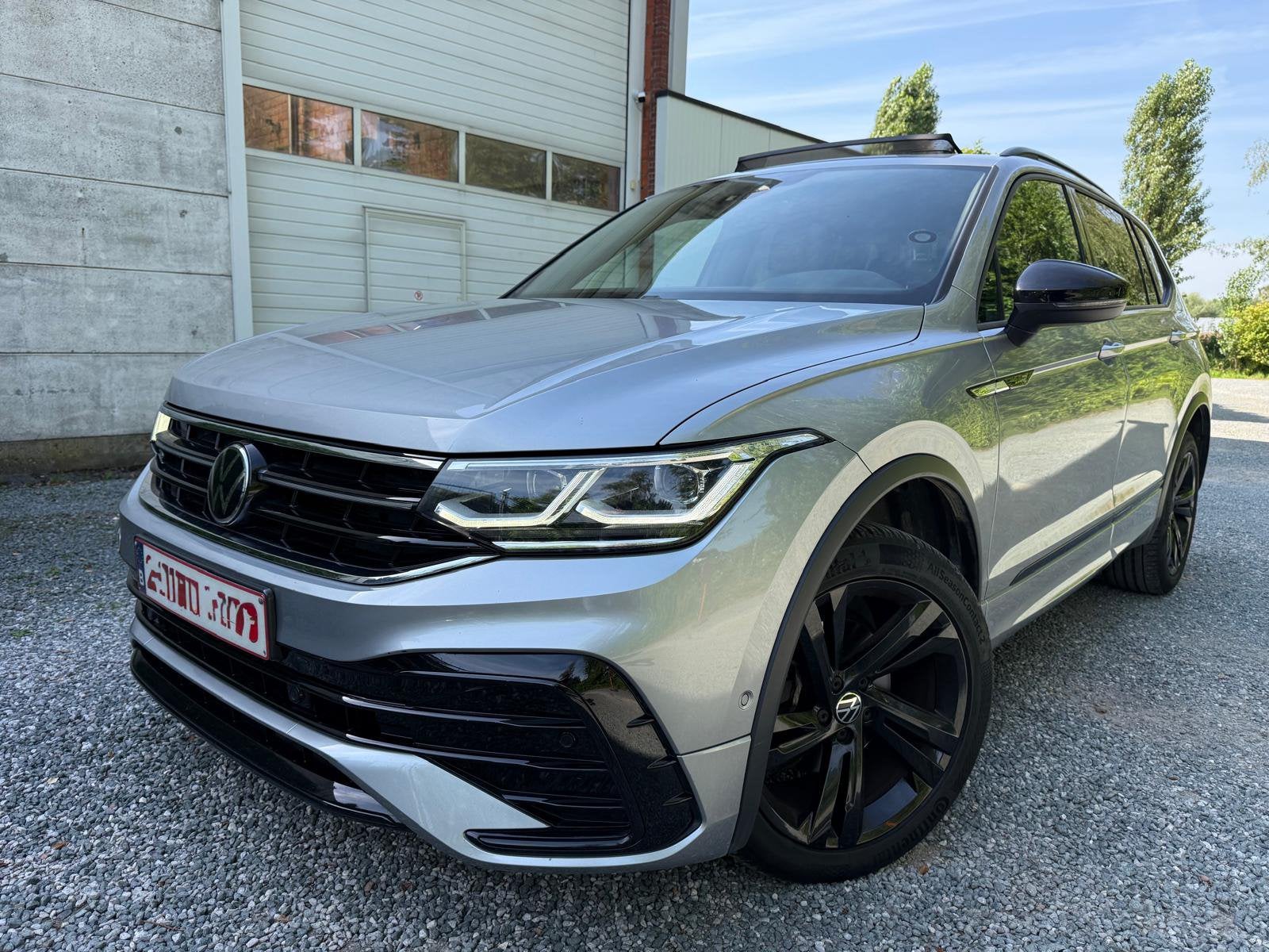 VW Tiguan 1.5 TSI R Line 2023 New Model In Ext - 7 zit Full, Autos, Cuir, Argent ou Gris, Achat, Euro 6