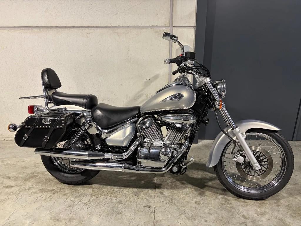 Suzuki VL 250 Intruder lichte wendbare cruiser (bj 2004), Motoren, Motoren | Suzuki, 250 cc, Chopper, Bedrijf, 12 t/m 35 kW